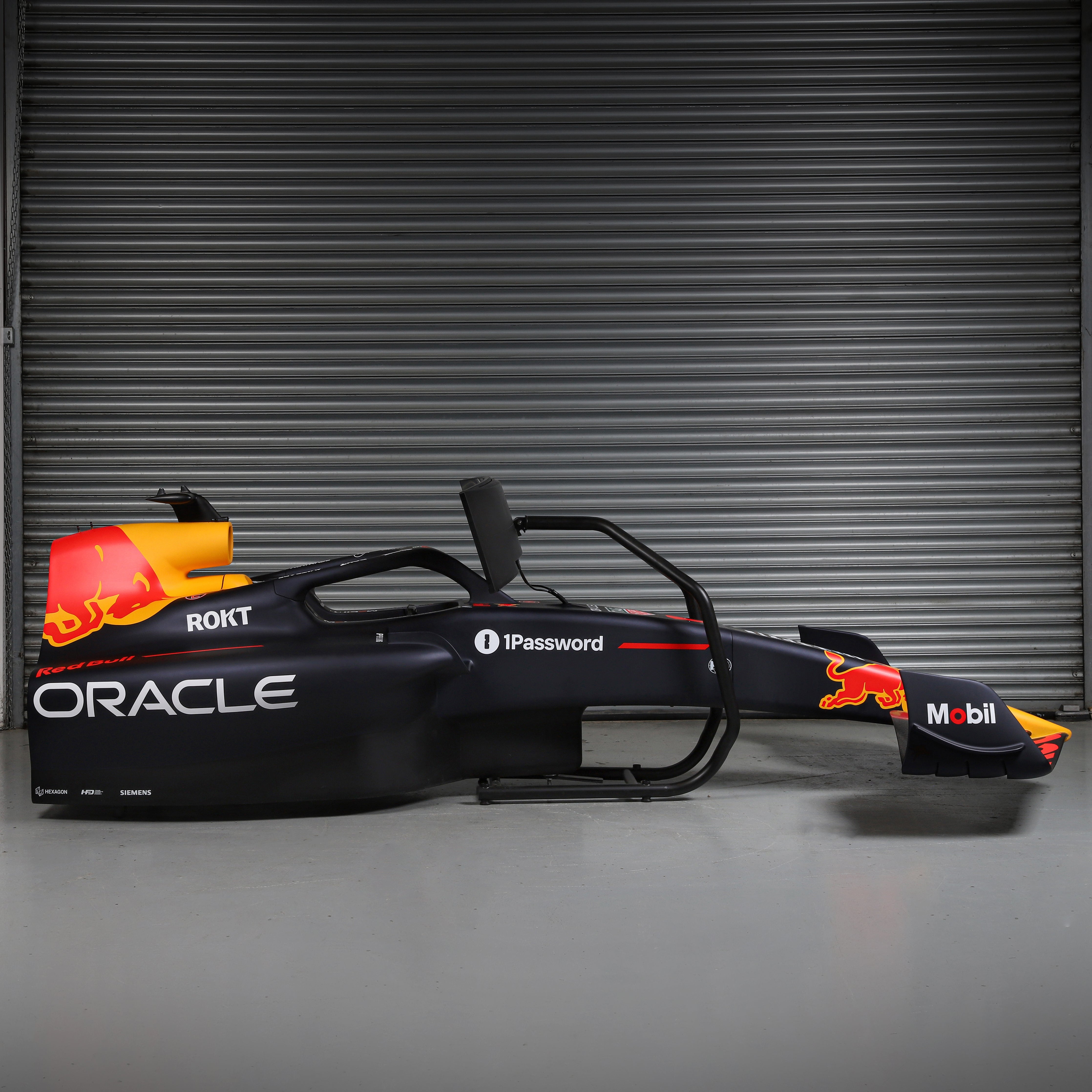 Oracle Racing Simulator Oracle Red Bull Racing RB21 Motion Simulator - Official Home of F1®