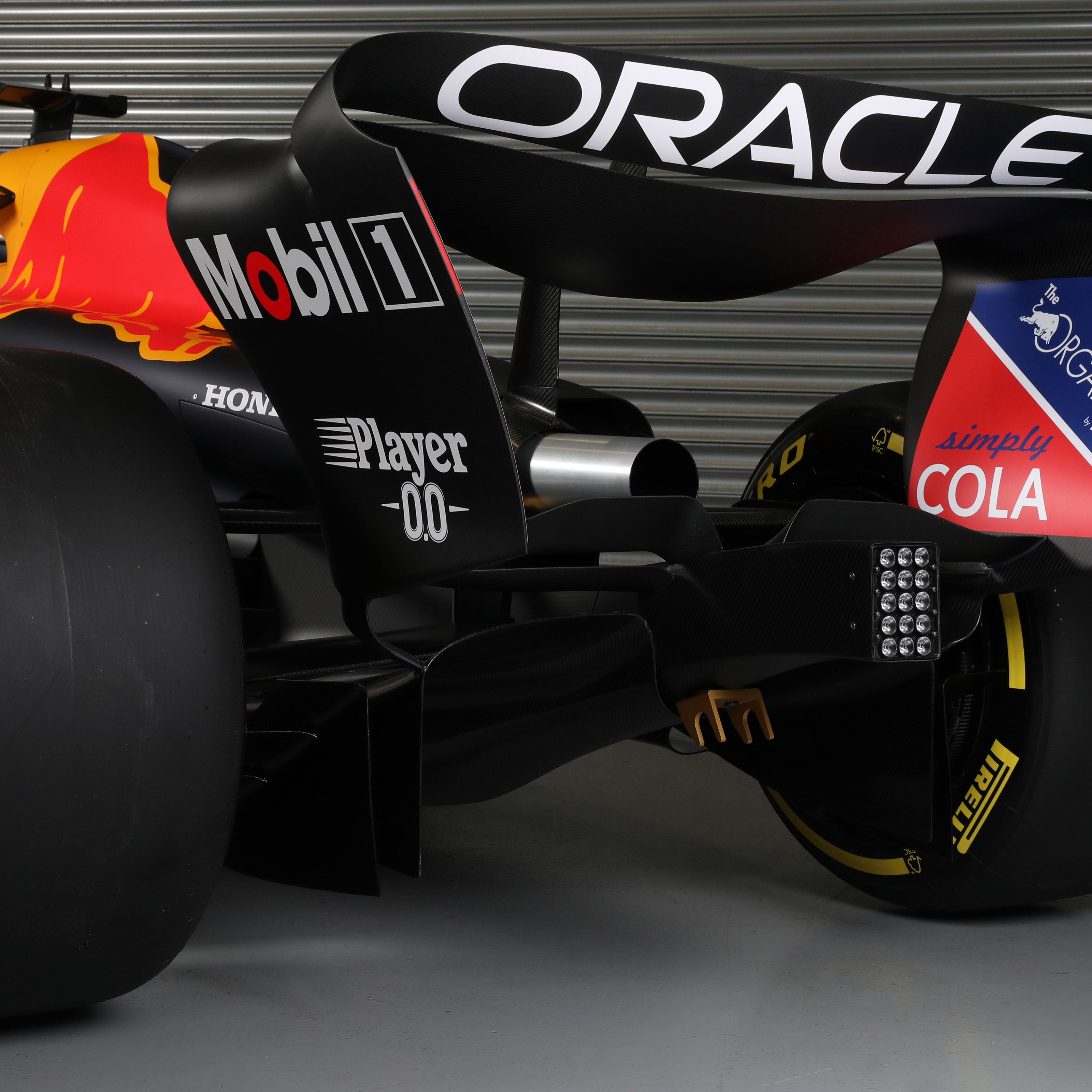 Official Oracle Red Bull Racing 2023 RB19 Show Car